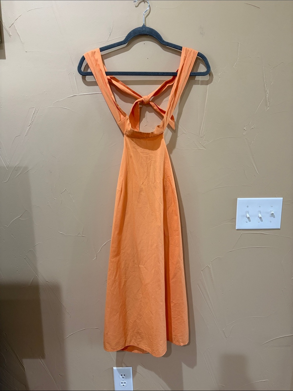 NWT Uptown Fashion House Backless Tie-Back Midi Dress